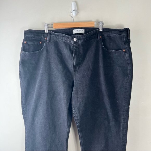 Abercrombie & Fitch Mid Rise 90s Straight Jean Washed Black Curve Love Size 36 - Picture 11 of 15